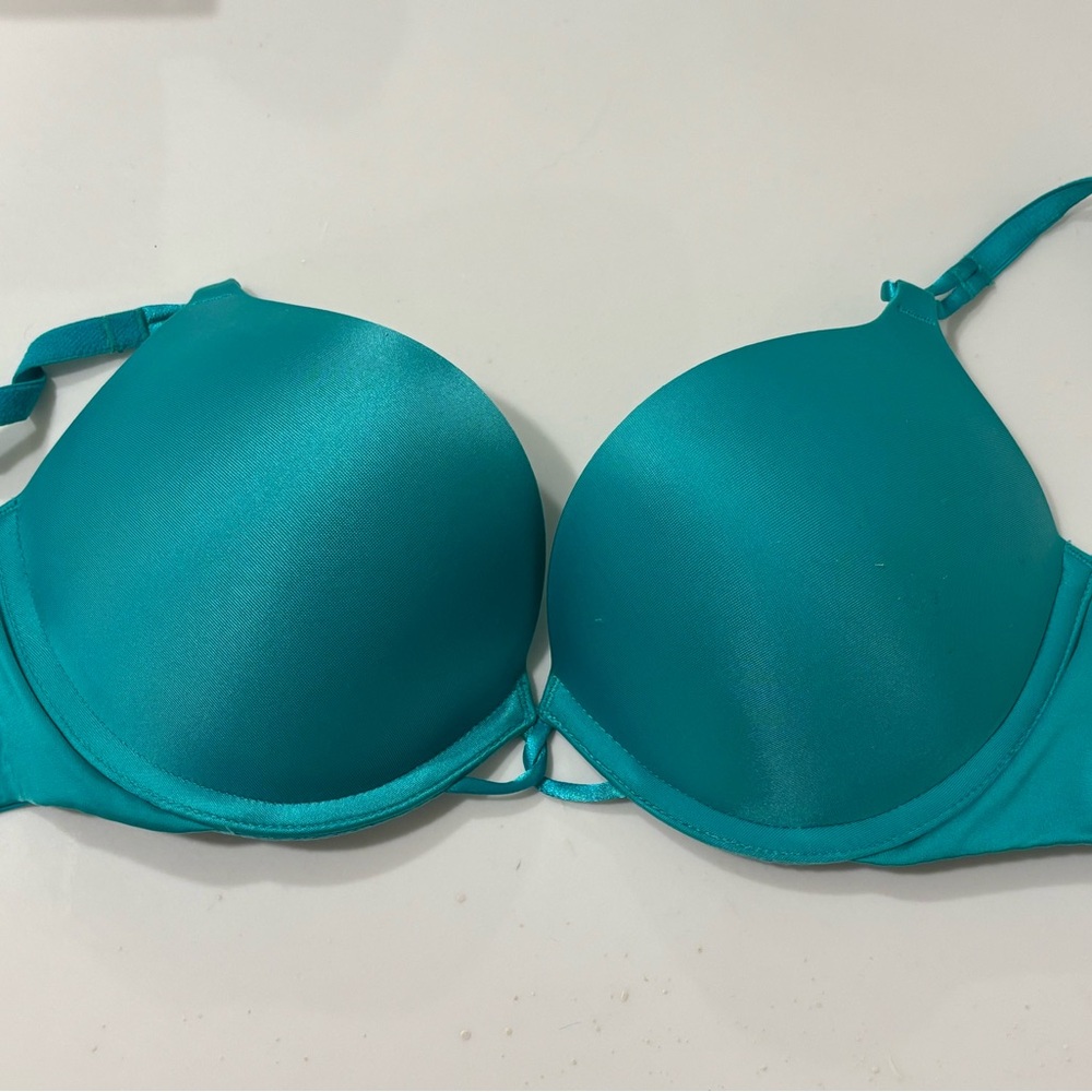 Victoria’s Secret bombshell push up bra 34B